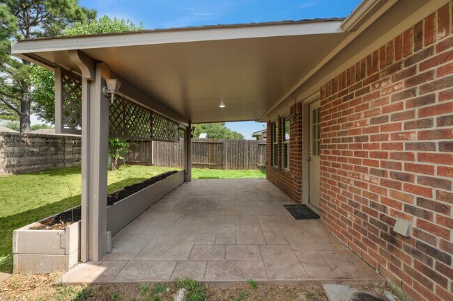 Building Photo - 11403 Sandermeyer Dr