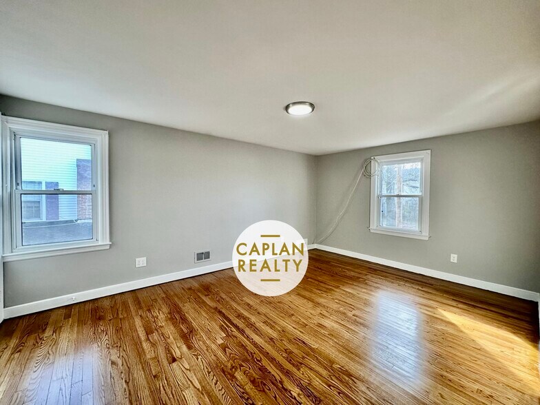 Building Photo - 29 Wellington Rd