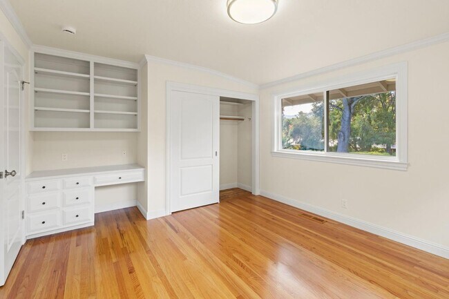 Building Photo - 27696 Vogue Ct