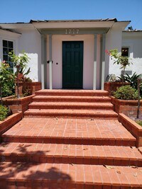 Building Photo - Coronado Single Level Home On Corner Lot