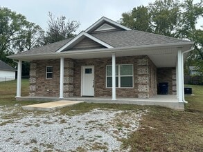 Building Photo - Newer 2-Bed 2-Bath home with high end fini...