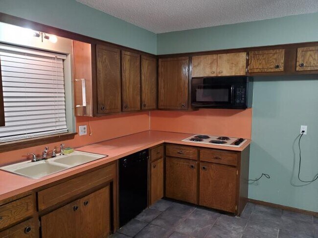 Building Photo - 3 bedroom in Bethany OK 73008