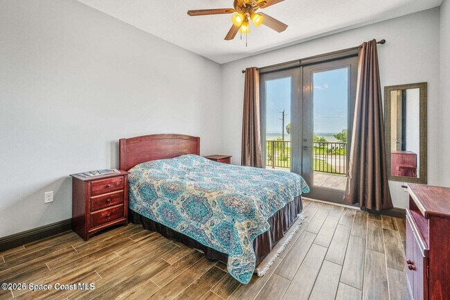 Building Photo - 6725 S Tropical Trail