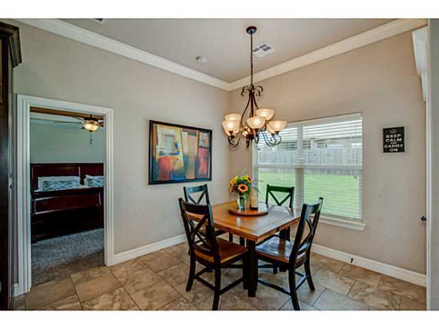 Building Photo - Kelly Lakes Addition - 4 bed 2 1/2 bath + ...