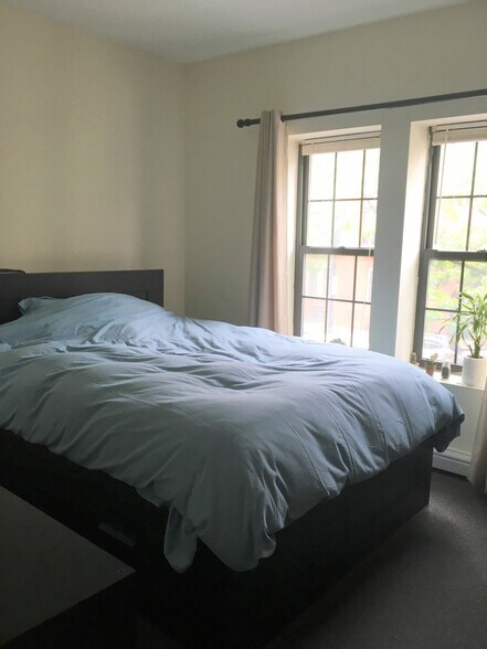 Building Photo - 606 Columbus Ave