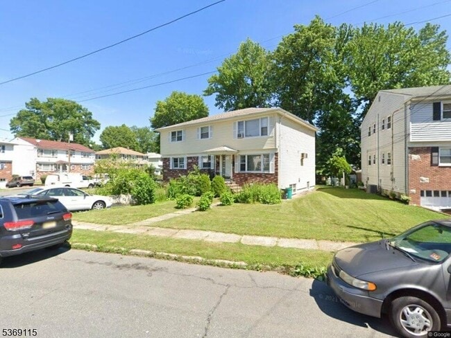 Primary Photo - 710 Gates Terrace