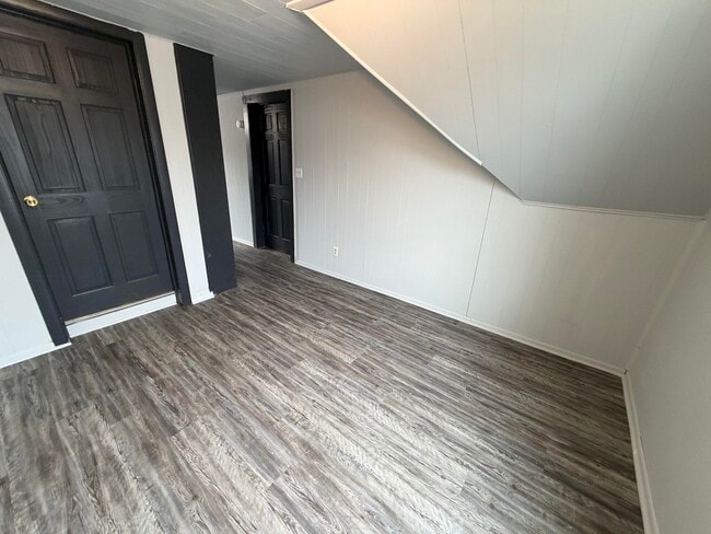 Building Photo - 730 Douglas-