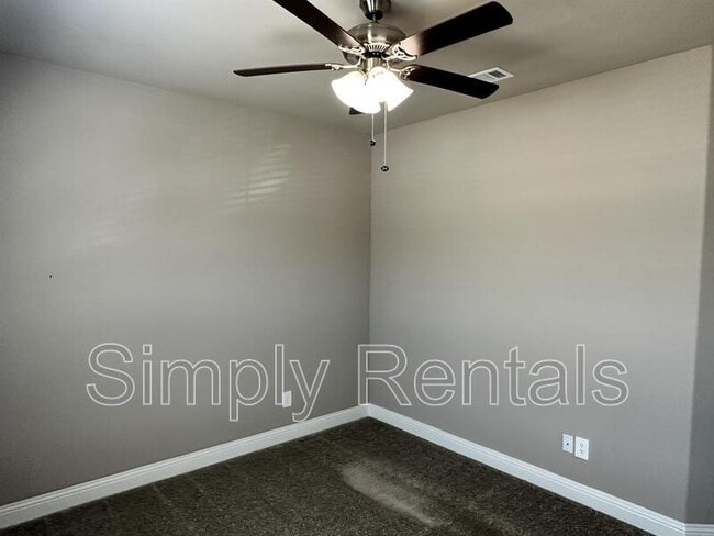 Building Photo - Ashwood Dr 7817