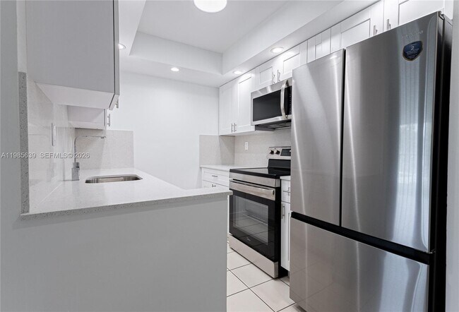 Building Photo - 9405 W Flagler St