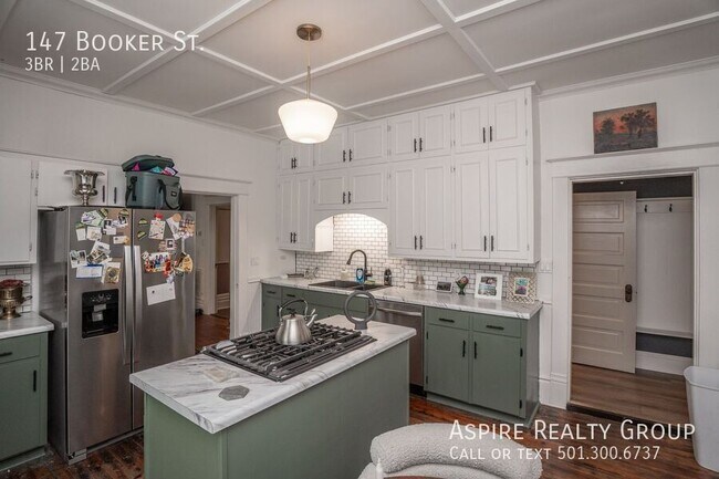 Building Photo - 147 S Booker St