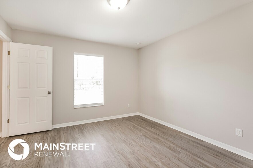 Building Photo - 7470 Franzino Ave