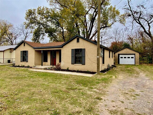 Building Photo - 1301 West Frey-