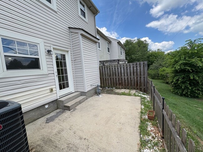 Building Photo - 735 Tulip Grove Rd