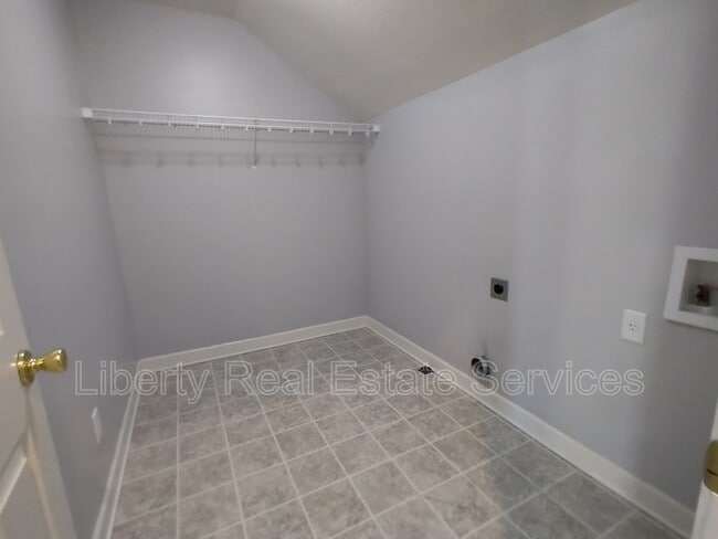 Building Photo - 402 Conley Dr