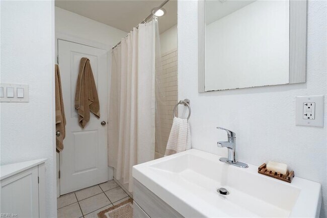 Building Photo - 820 Plainsman Ct