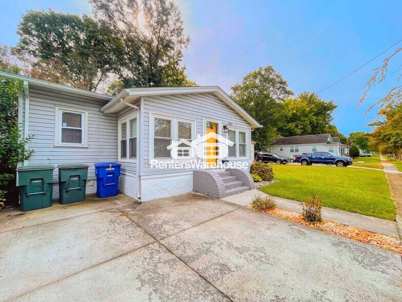 Building Photo - 3002 St Mihiel Ave