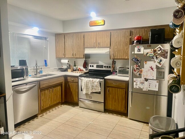 Building Photo - 1241 Beachside Ln
