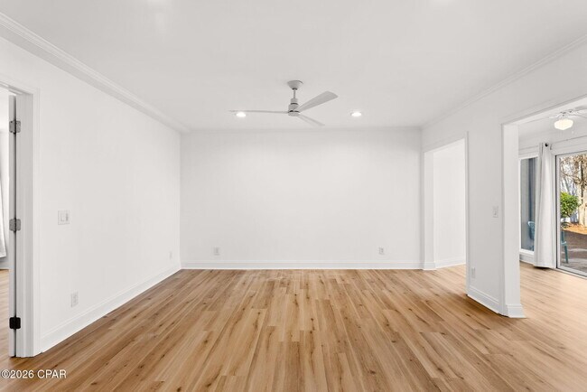 Building Photo - 4726 Bay Point Rd