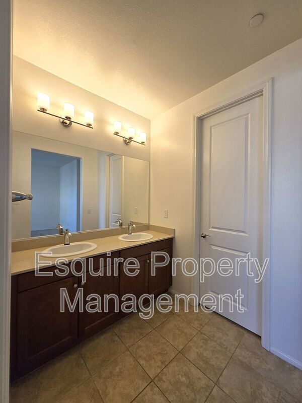 Building Photo - 433 Castiano St