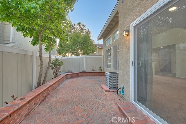 Building Photo - 26222 Fern Glen