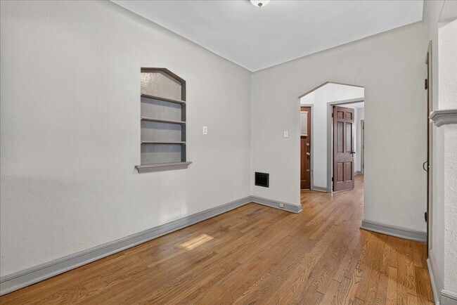 Building Photo - 4939 Pernod Ave