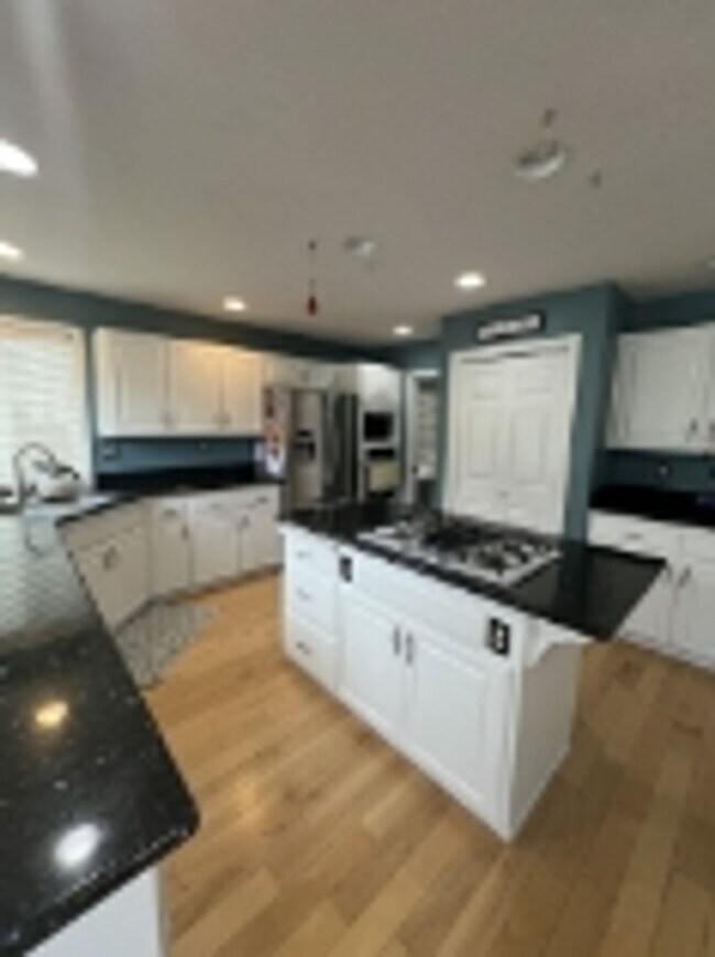 Building Photo - Luxurious 4-Bedroom Home in Keizer – Spacious, Elegant & Perfect for Entertaining