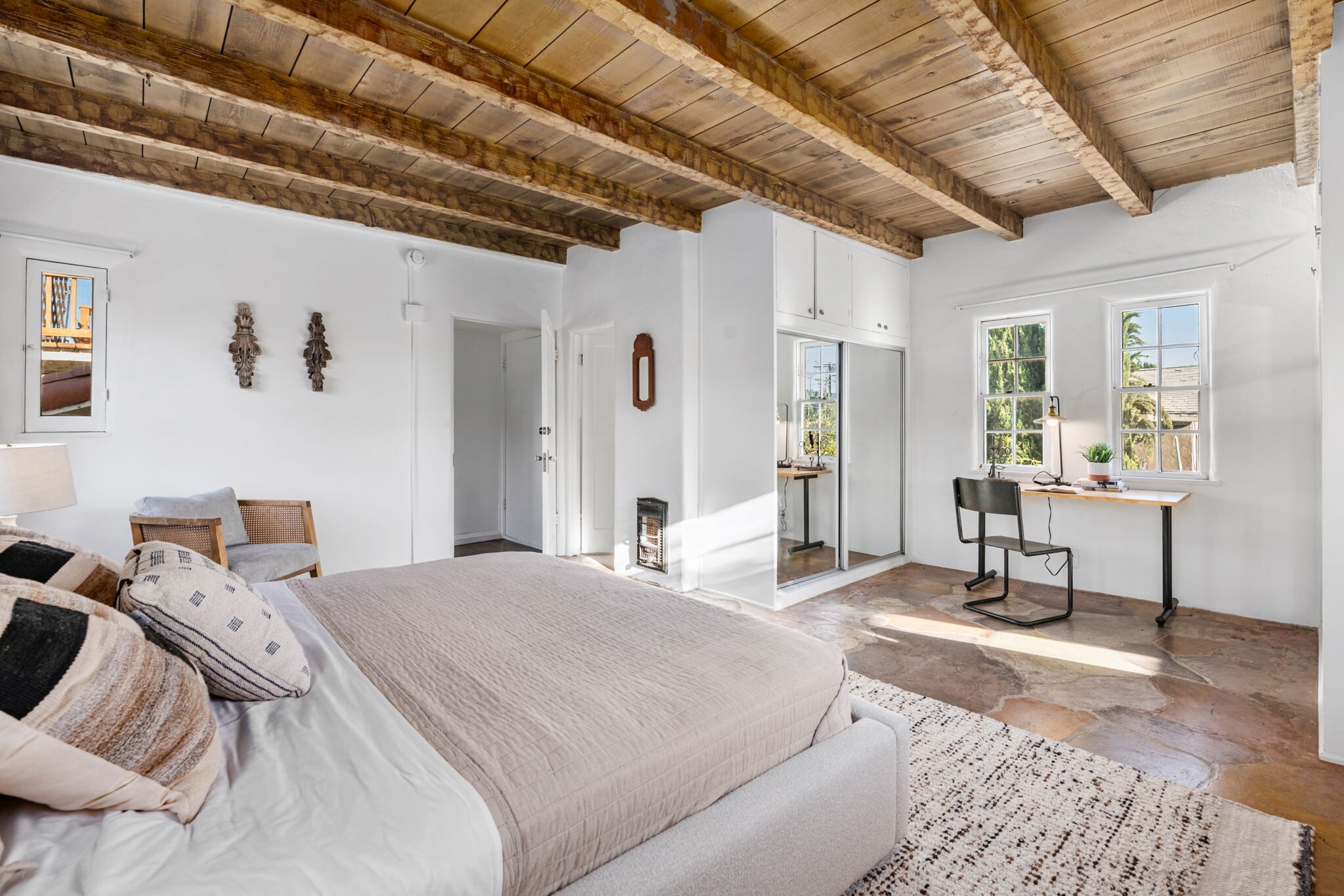 Building Photo - 3188 Atwater Ave