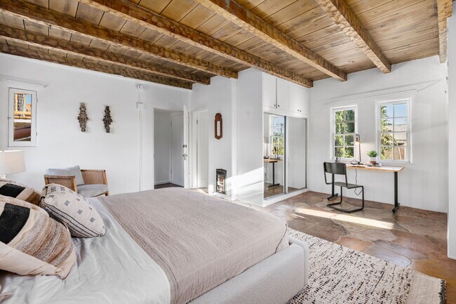 Building Photo - 3188 Atwater Ave