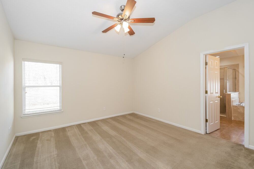 Building Photo - 2452 Willowbend Dr