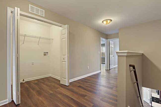 Building Photo - 342 Cattail Ct