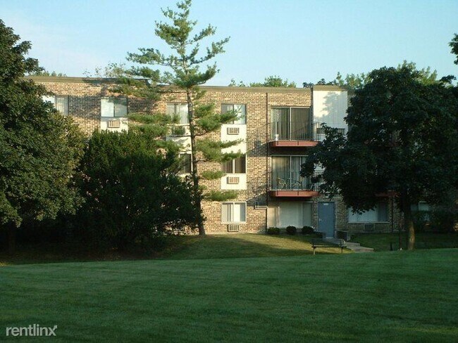 Building Photo - 1 br, 1 bath Condo - 1461 N Winslowe Dr