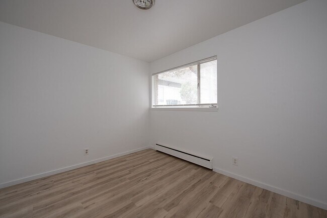 Building Photo - 2021
