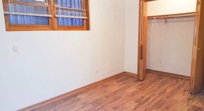 Building Photo - 1520 W Superior St