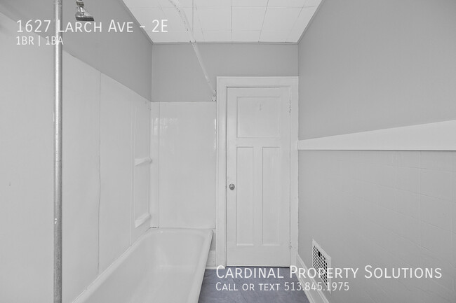 Building Photo - 1627 Larch Ave