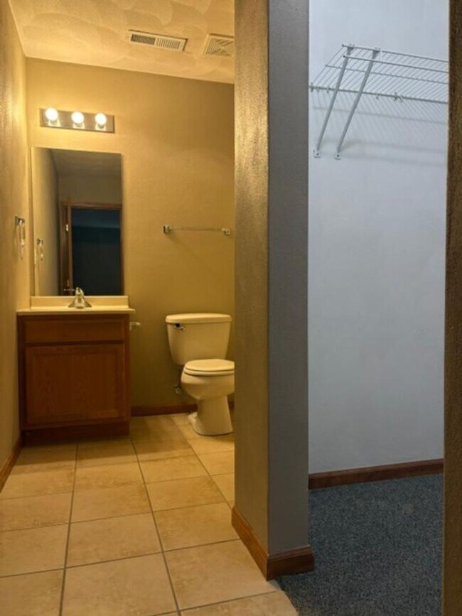 Building Photo - 10212 Clearwing Ln