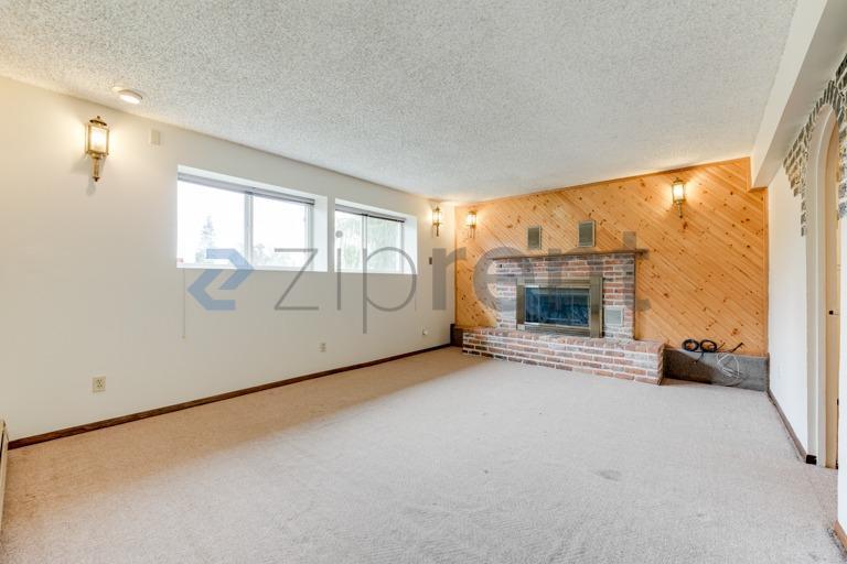 Building Photo - Unit