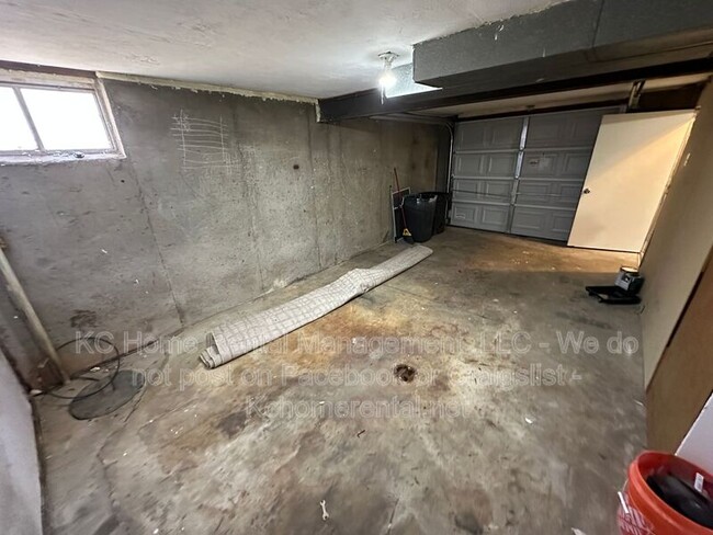 Building Photo - 2010 Bunker Ave