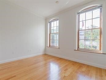 Building Photo - 421 Hanover St