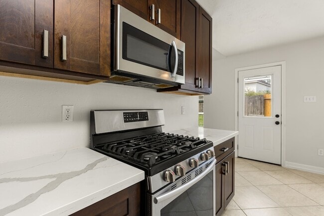 Building Photo - 29123 Foxingham Cir