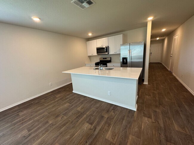 Building Photo - 13922 Pease St