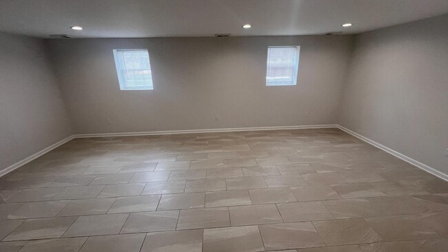 Building Photo - 16 Olyphant Pl