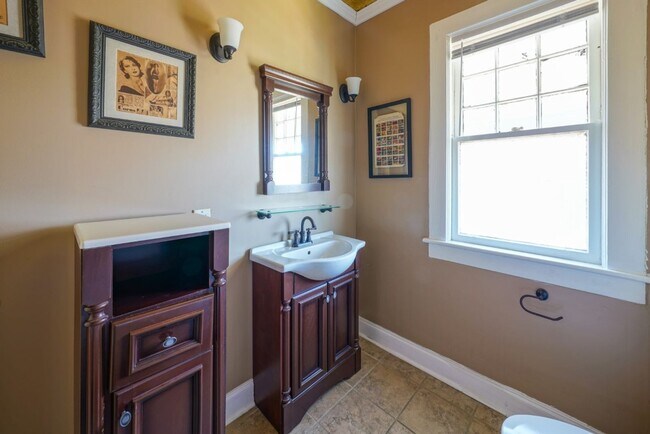 Building Photo - Beautiful 3BR in Birmingham’s Historic Highlands – Don't Miss Out!