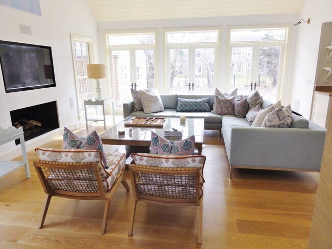 Building Photo - 75 Mill Hill Ln