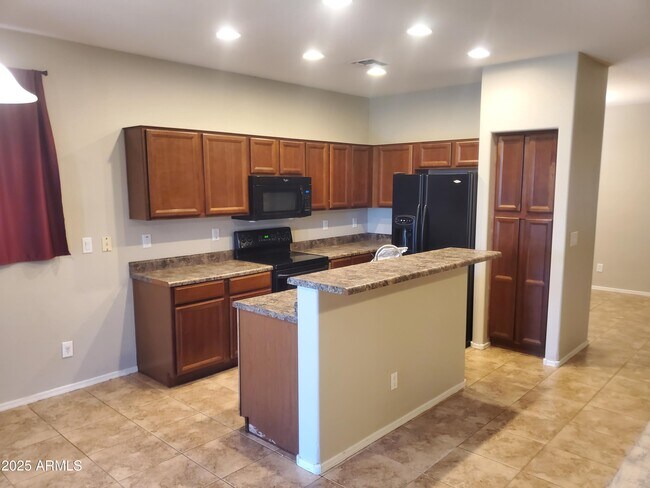Building Photo - 2227 W Oyer Ln