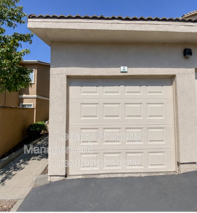 Building Photo - 501 Gibson Dr