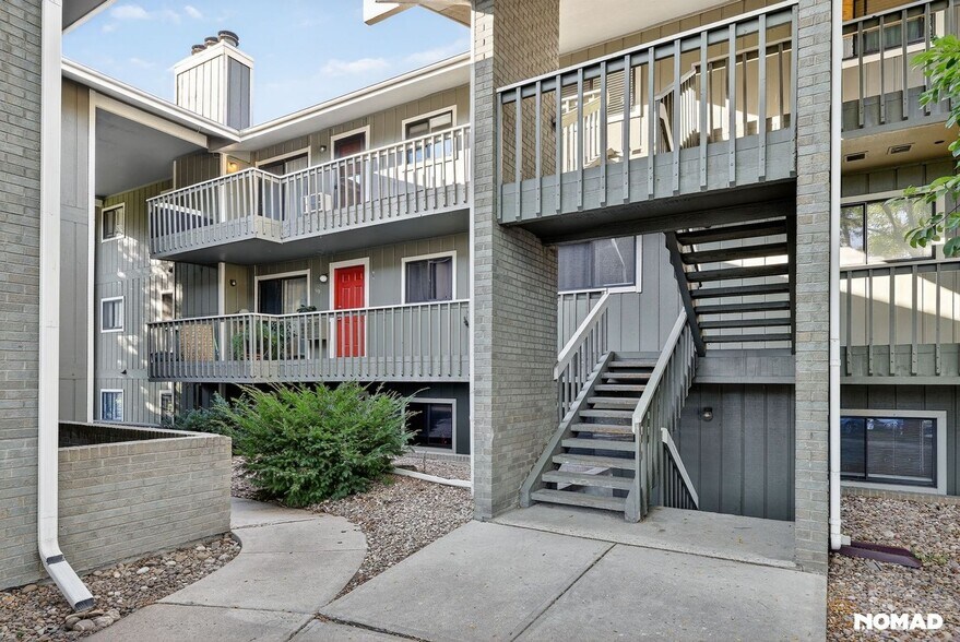 Primary Photo - 695 Manhattan Dr