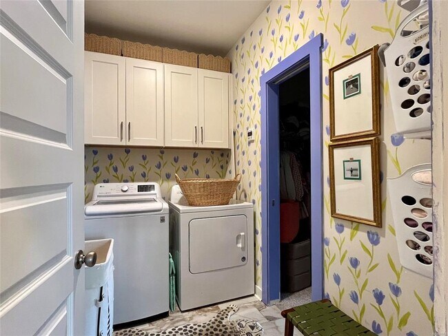 Building Photo - 876 Hedgefield Way