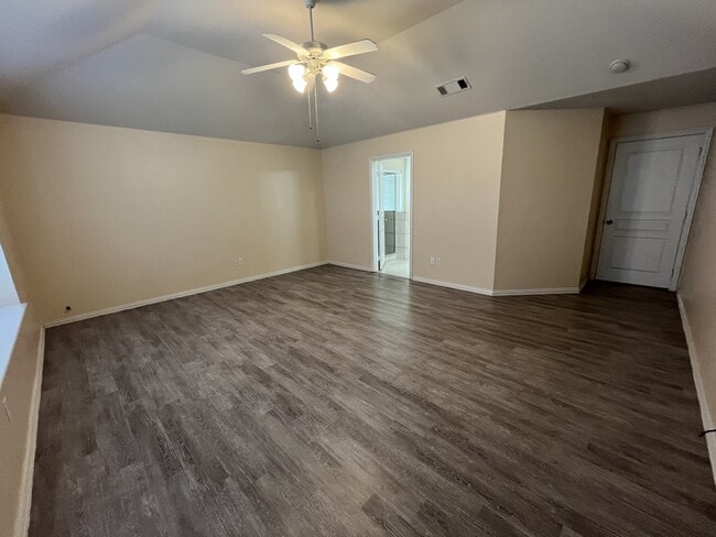 Building Photo - 104 Cinnamon Ct