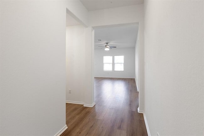 Building Photo - 124 Juniper Springs Rd