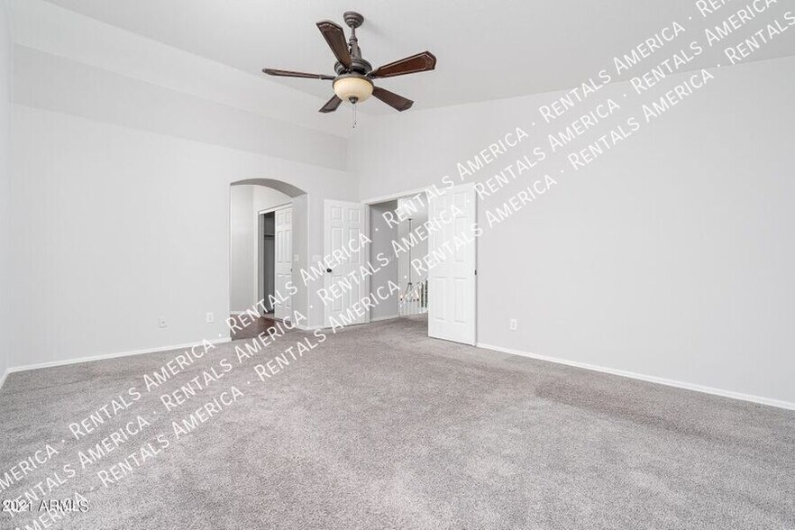 Building Photo - 6013 S Danielson Way